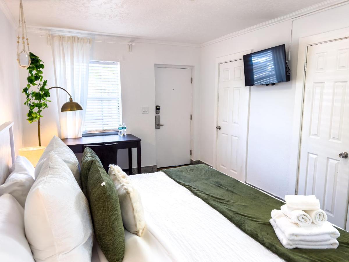 1K Bed Studio Apt With Shared Pool 02 克利尔沃特 外观 照片