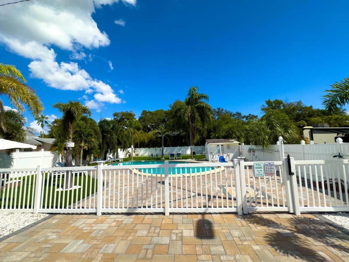 1K Bed Studio Apt With Shared Pool 02 克利尔沃特 外观 照片