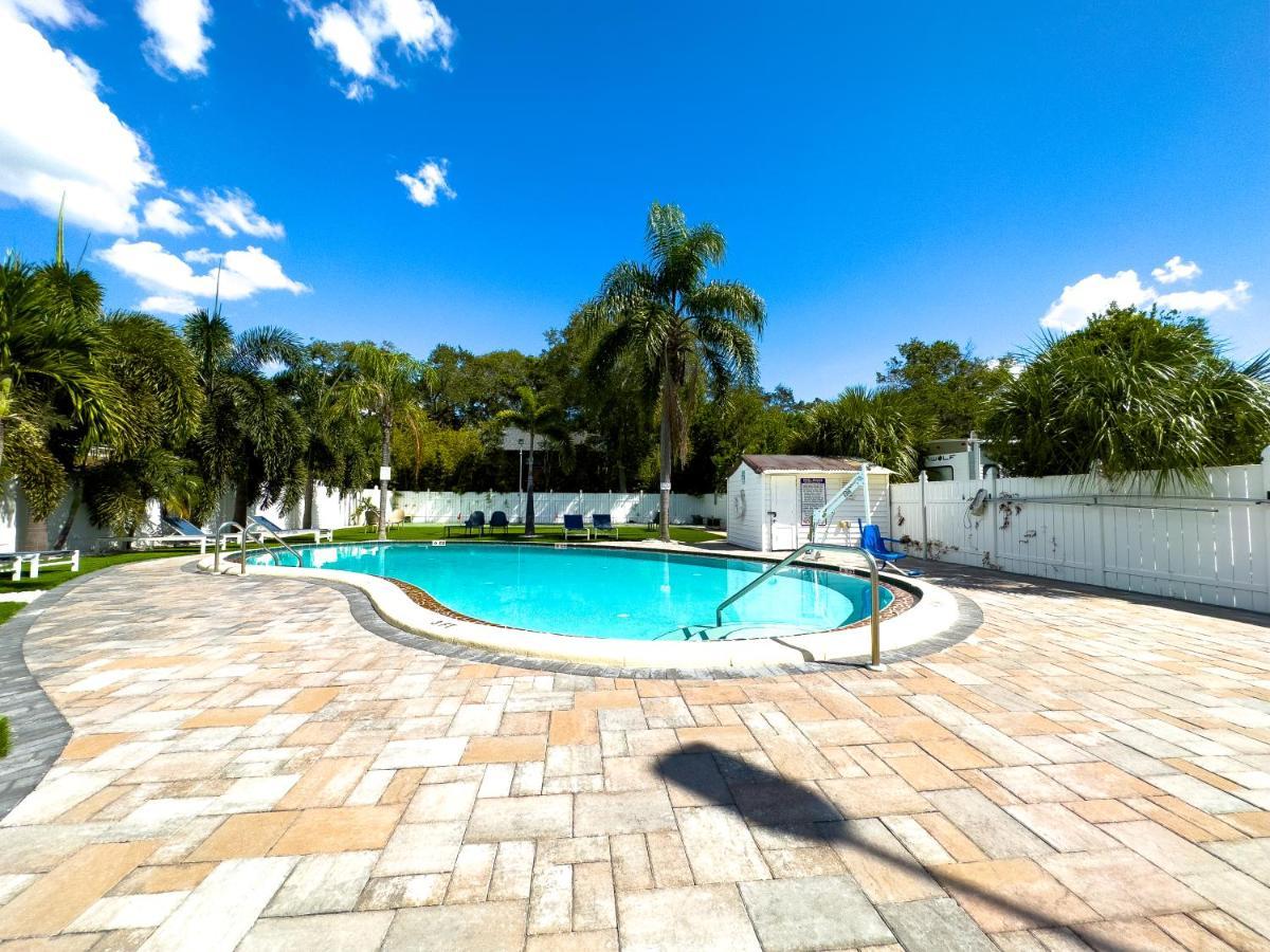 1K Bed Studio Apt With Shared Pool 02 克利尔沃特 外观 照片