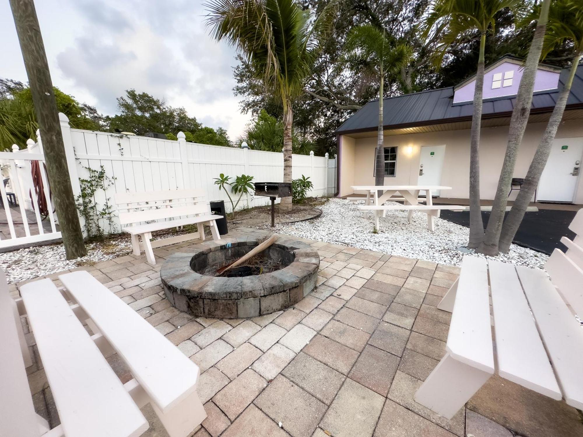 1K Bed Studio Apt With Shared Pool 02 克利尔沃特 外观 照片